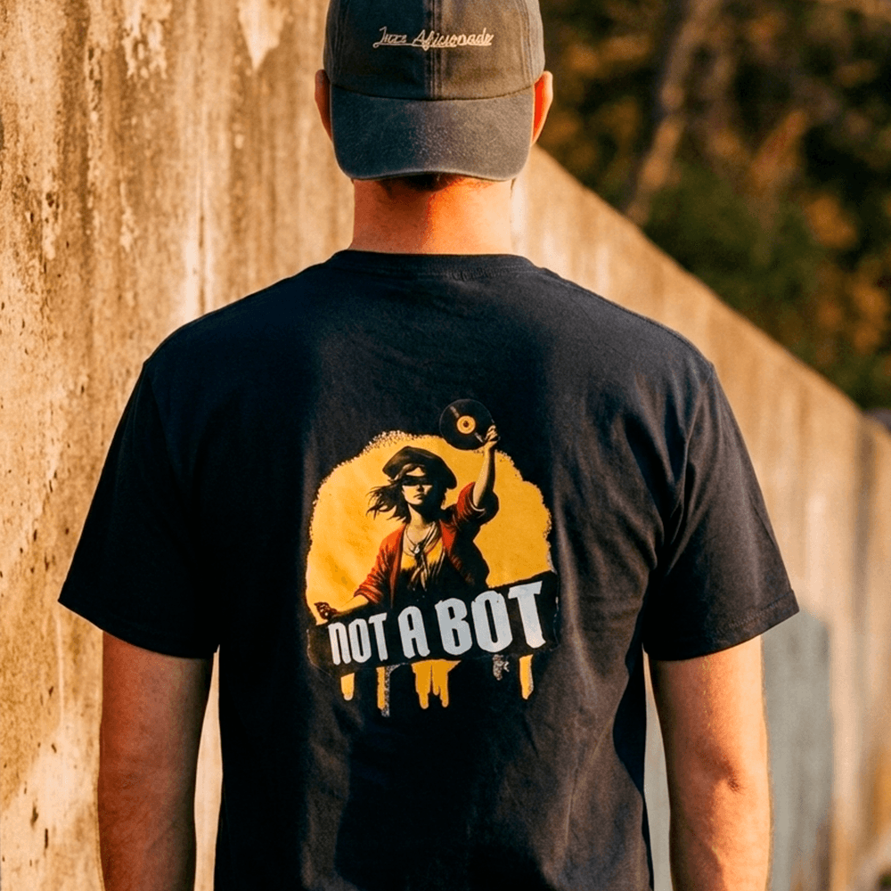 Playera Not a Bot